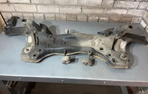 Skoda Fabia Mk3 (NJ) Front subframe 6r0407152f 6r0407151f