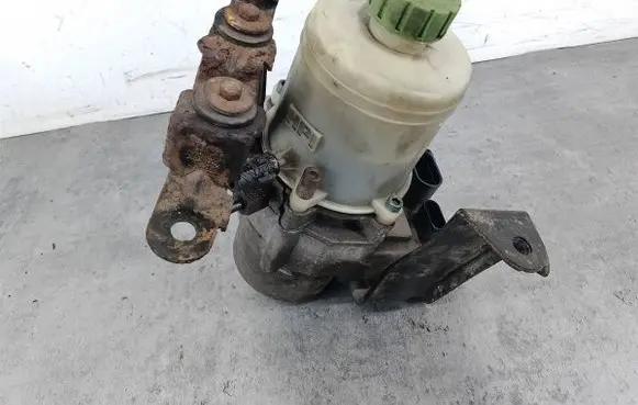 Volkswagen Fox Power steering pump 6Q0423371A