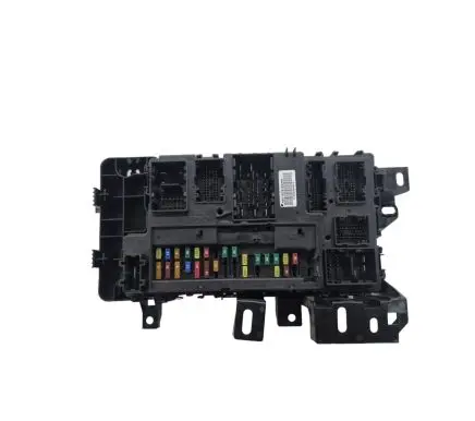 Ford Mustang VI Fuse module JR3T15604
