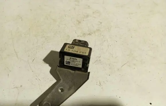 Opel Zafira B Sensor 13104285