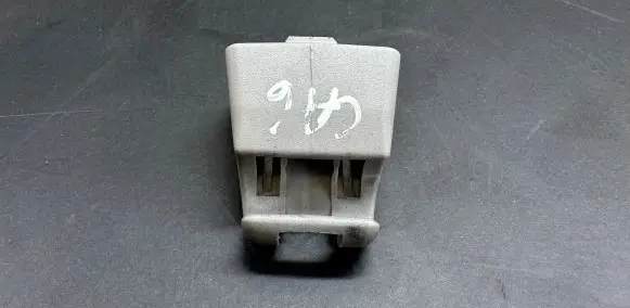 Sun visor clip/hook/bracket