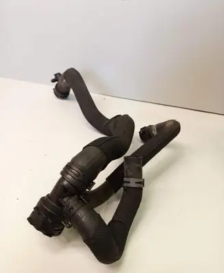 Engine coolant pipe/hose