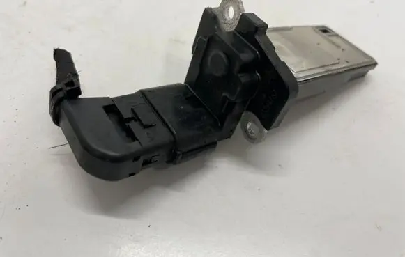 Opel Insignia B Mass air flow meter 23324767