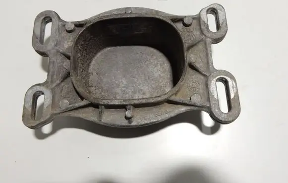 Audi A6 S6 C6 4F Engine mounting bracket 4B0199335L 4B0199335 51219
