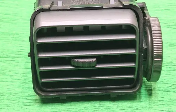 Subaru Forester SH Dash center air vent grill 66110FG000