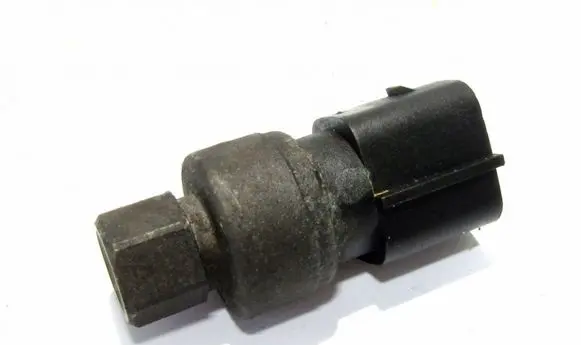 Ford Fiesta Oil pressure sensor XS4H19D594AA