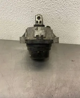BMW 4 F32 F33 Engine mount bracket 6799104 200715