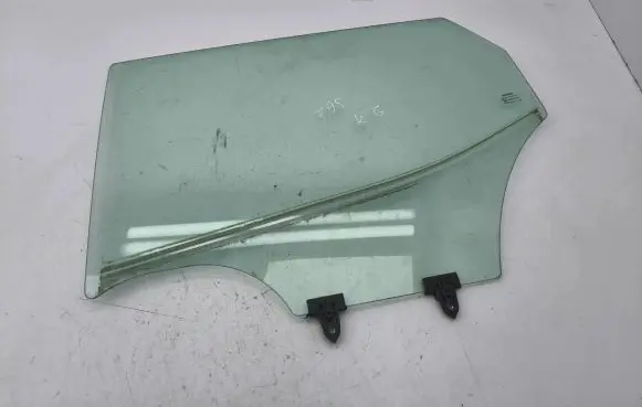 Nissan Qashqai Rear door window glass
