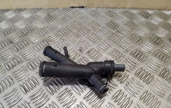 Engine coolant pipe/hose