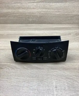 Mitsubishi Space Star Climate control unit MR914556