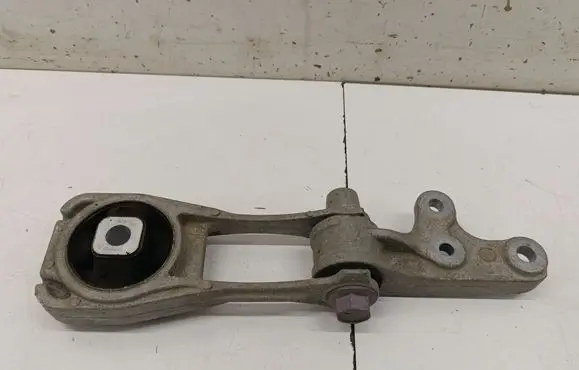 Toyota Yaris XP210 Engine mounting bracket