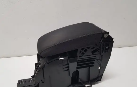 Volkswagen Golf VI Armrest 1K5864251C 1K5864251