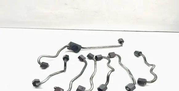 BMW X5 E70 Fuel injector supply line/pipe 