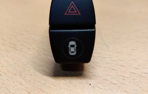 BMW 2 F45 Hazard light switch 9354186