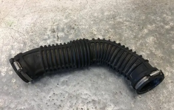 Renault Master III Air intake hose/pipe
