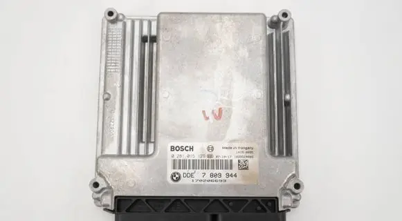 BMW 5 E60 E61 Engine ECU kit and lock set 7809944 0281015129