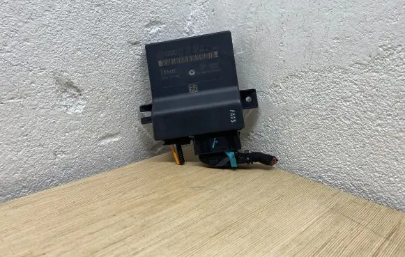Audi A6 S6 C7 4G Gateway control module 4F0907468D 4F0910468A
