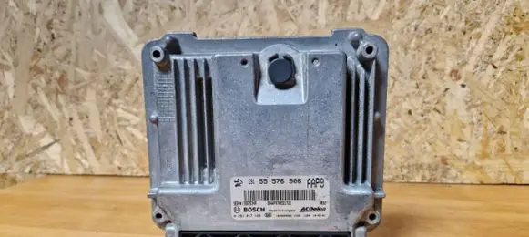 Opel Insignia A Engine control unit/module 0281017105 55576906