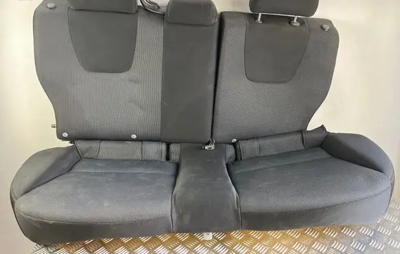 Subaru Impreza III Rear seat 