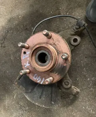 Hyundai i40 Front wheel hub spindle knuckle