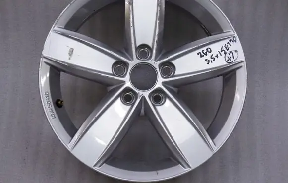 Volkswagen Polo VI R15 alloy rim 