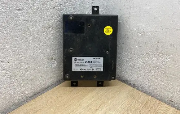 Volkswagen PASSAT B6 Phone control unit/module 3C0035729E 00102EE83115 N342Z276