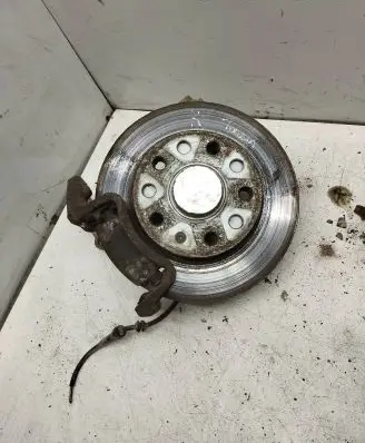 Volkswagen Touran I Rear wheel hub spindle/knuckle 
