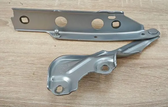 Audi A6 C7 Engine bonnet/hood hinges 4G8823302E