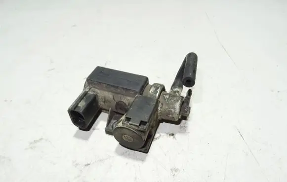 Audi A4 S4 B6 8E 8H Turbo solenoid valve 8E0906627