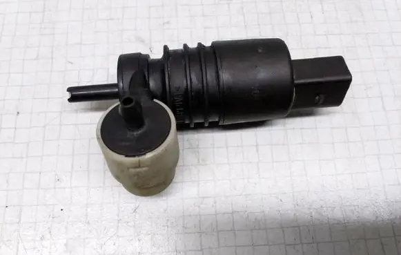 Audi A6 S6 C5 4B Windscreen/windshield washer pump