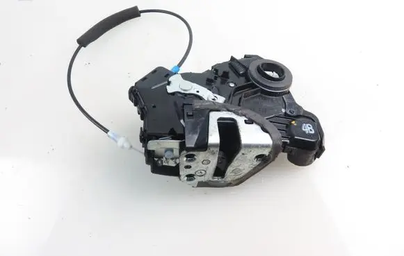 Toyota Avensis T270 Front door lock