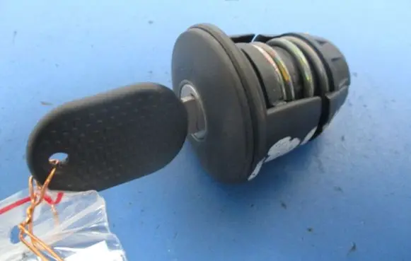 Fiat 500 Cinquecento Fuel tank filler neck pipe 