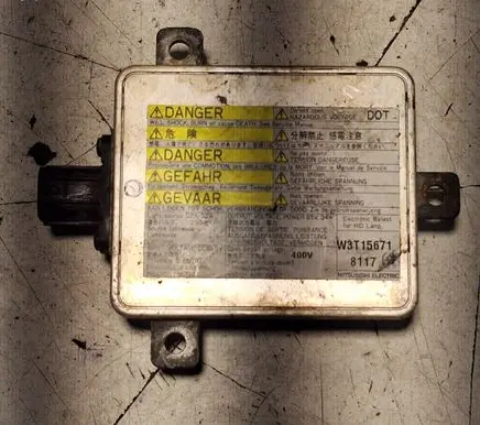 Mazda 5 Xenon control unit/module W3T15671 8117511