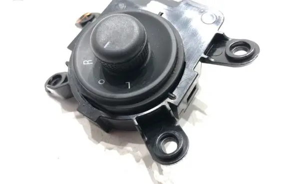 Chevrolet Orlando Wing mirror switch 13272182
