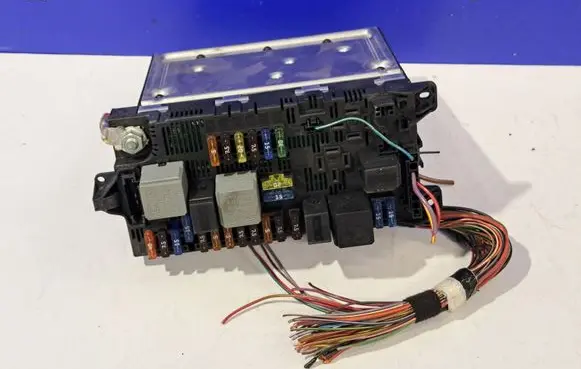 Mercedes-Benz E W211 Fuse module 2115457301