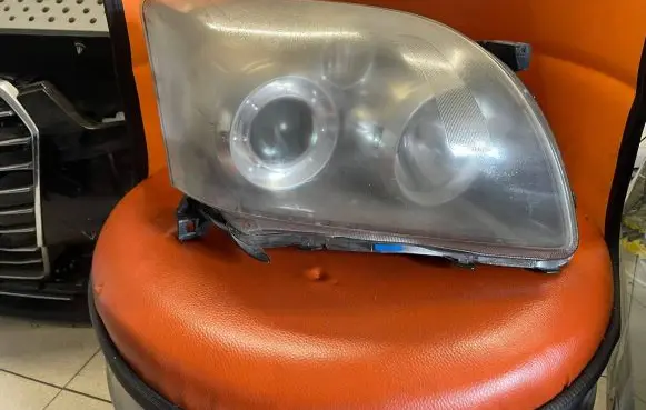 Toyota Avensis T250 Headlight/headlamp