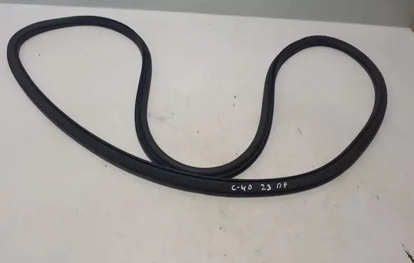 Volvo C40 Front door rubber seal 32274524