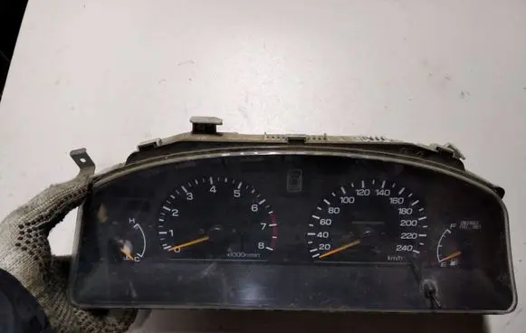 Subaru Legacy Speedometer (instrument cluster) 85014AA081 0164100 NSL030L