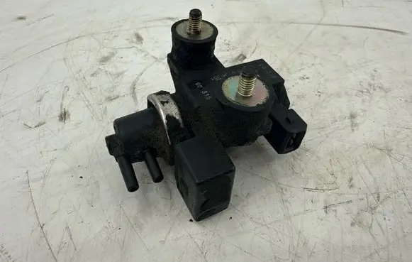 BMW 3 E46 Turbo solenoid valve 2247906