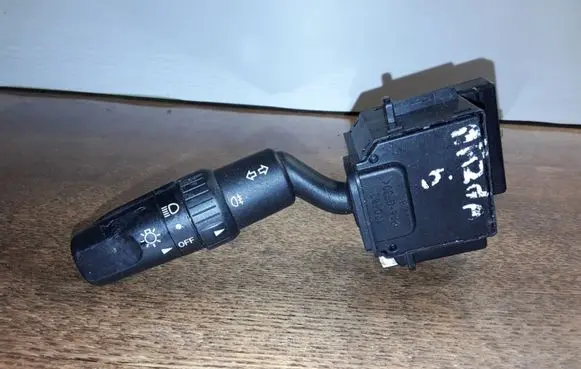 Mazda 626 Indicator stalk 17D682
