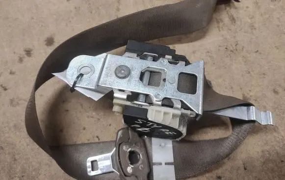 Jaguar S-Type Front seatbelt 2R83F611B08 33048264