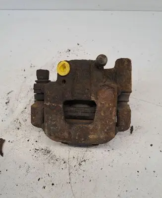 Toyota Prius (NHW20) Front brake caliper