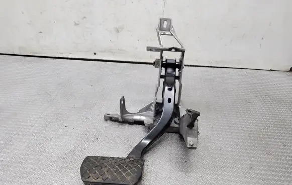Skoda Superb B5 (3U) Brake pedal 8D1723140B