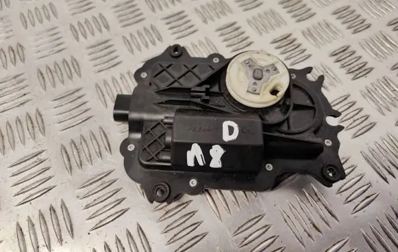 Audi A8 S8 D3 4E Rear door soft close latching motor 4E0837059