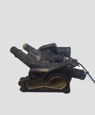 Ford Focus Thermostat/thermostat housing CM5G9K478FA