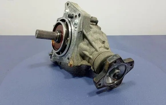 Nissan Qashqai Gearbox transfer box case 067022