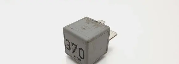 Audi A6 S6 C6 4F Other relay 8D0951253