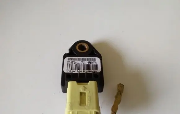 Hyundai Sonata Airbag deployment crash/impact sensor 959202F100