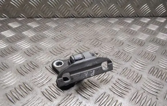 Volvo V60 Front door lower hinge 31218514