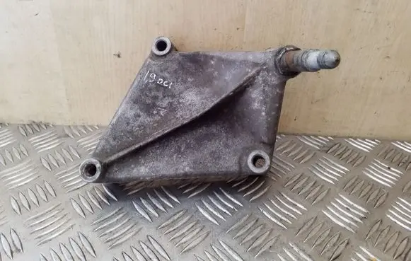 Renault Scenic I Gearbox mounting bracket 7700832251